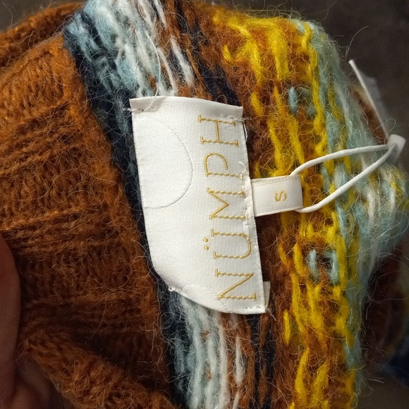 New Numph Bishop sleeve sweater! small - Picture 5 of 5